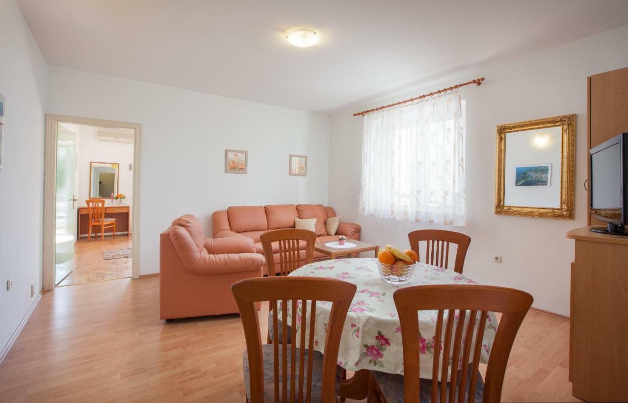 Apartments Cvjetni Dvori Макарска Экстерьер фото
