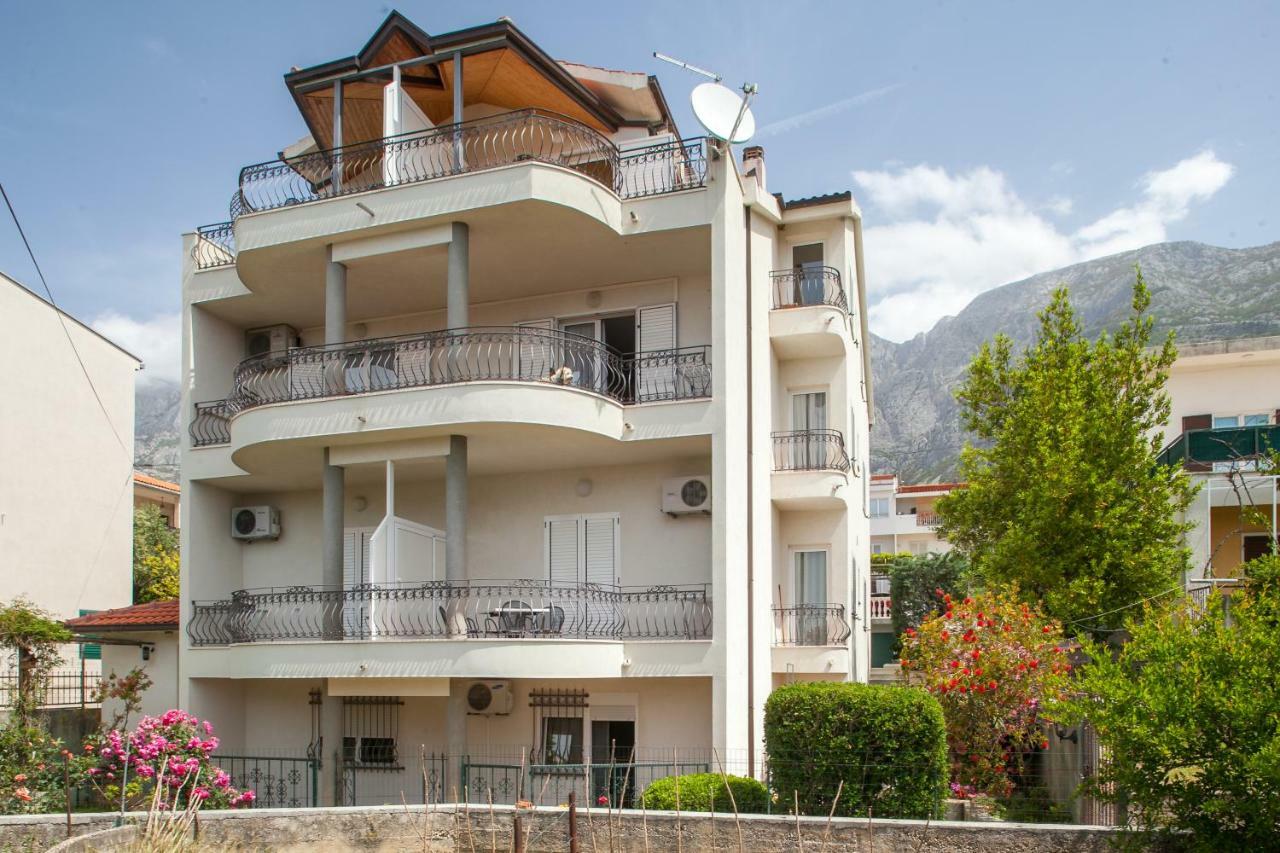 Apartments Cvjetni Dvori Макарска Экстерьер фото