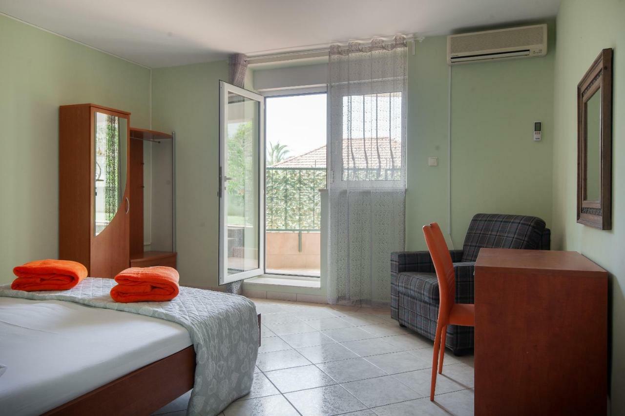 Apartments Cvjetni Dvori Макарска Экстерьер фото