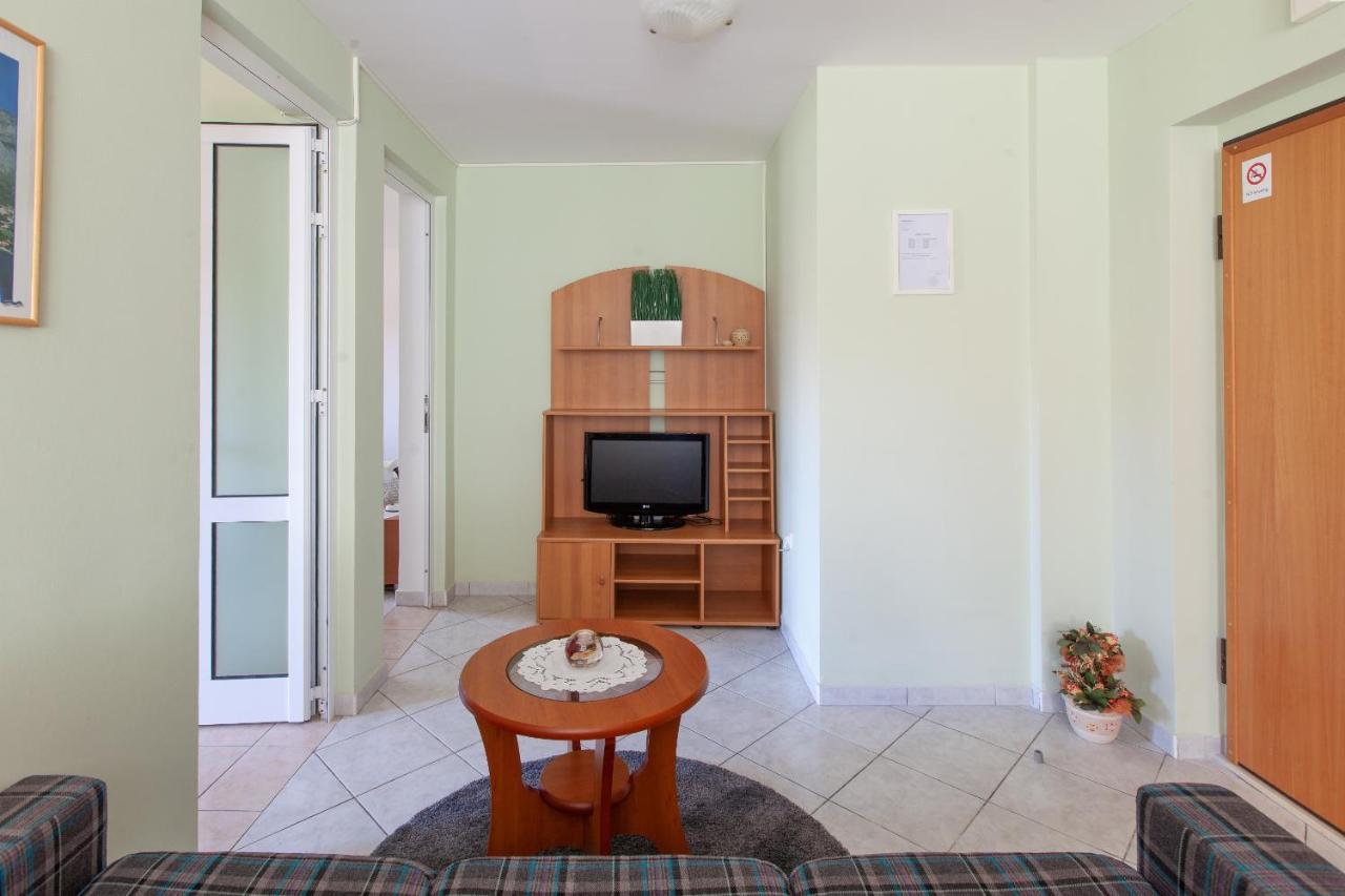 Apartments Cvjetni Dvori Макарска Экстерьер фото